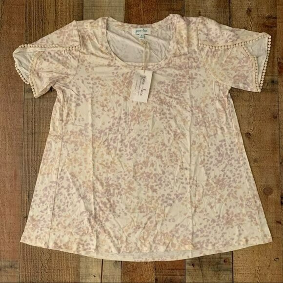 Grace and lace tulip embroidered lace sleeve tee blush pink animal print design - Picture 1 of 8